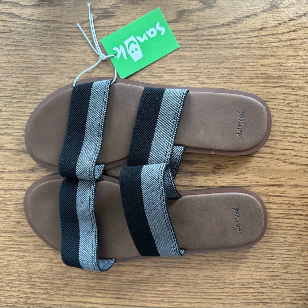 Sanuk Gora Gora slip on sandals